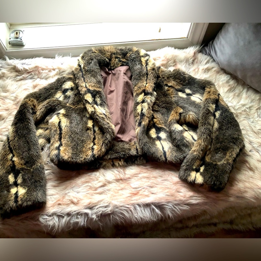 Faux fur vintage cropped coat